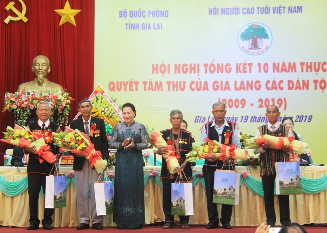 Chủ tịch Quốc hội đánh giá cao cống hiến của các Già làng Tây Nguyên - ảnh 2