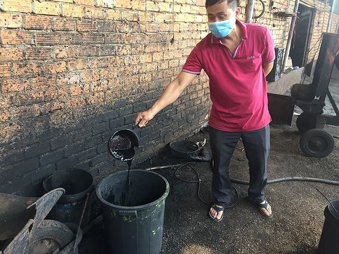 Xét xử các đối tượng nhuộm pin vào phế phẩm để trộn tiêu - ảnh 2