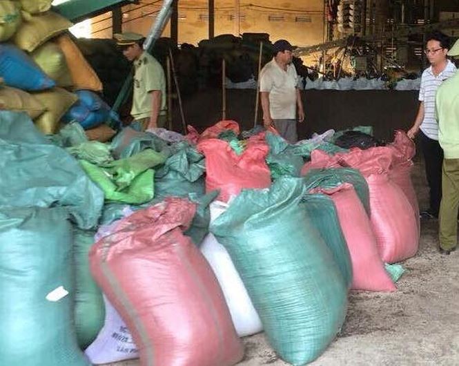 438 tháng tù cho các đối tượng trộn bột pin vào tiêu - ảnh 2