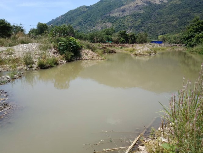 Nha Trang: Một học sinh đuối nước tại hố khai thác cát trên suối - ảnh 1