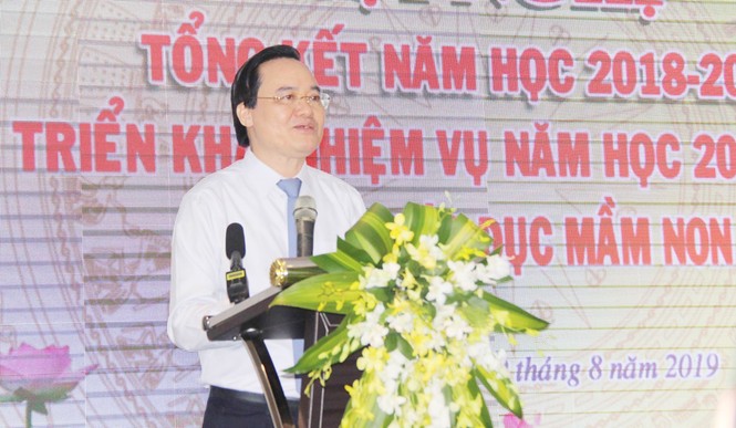 Bộ trưởng Phùng Xuân Nhạ yêu cầu các trường phải có quy trình đưa đón học sinh - ảnh 1