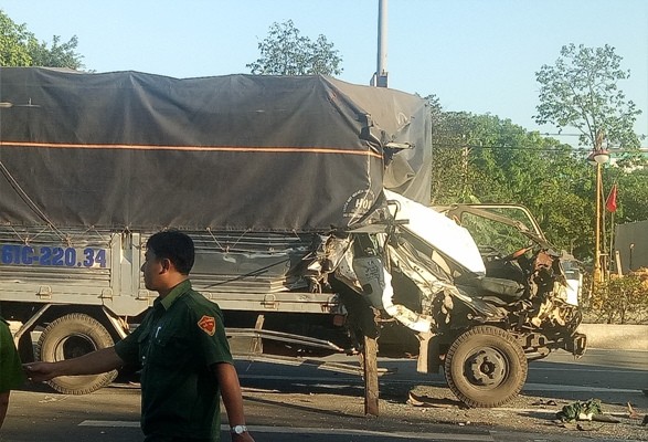 Tai nạn liên hoàn khi dừng đèn đỏ, nhiều người bị thương nặng - ảnh 1