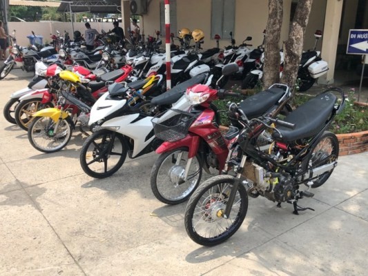 Truy bắt nhóm thanh niên tổ chức đua xe đêm nghỉ lễ - ảnh 1