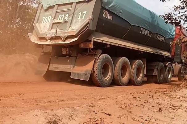 Bộ Nông nghiệp ra lệnh đóng cửa mỏ, “cát tặc” vẫn lộng hành trên hồ Dầu Tiếng - ảnh 3