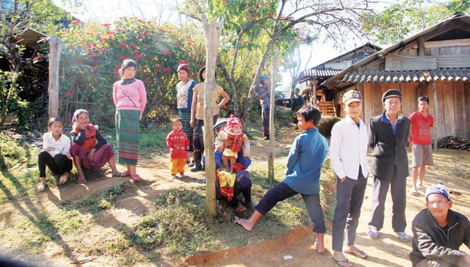 Về nơi trời thấp đất cao - ảnh 1