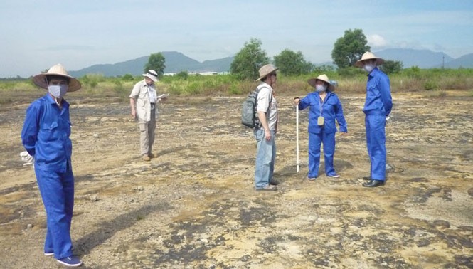 Nhà khoa học nữ dãi dầm với dioxin - ảnh 2