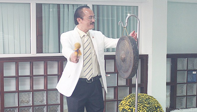 Chuyện của gạch và bóng - ảnh 2