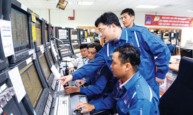Lọc hóa dầu Bình Sơn: Vượt sóng cả, vững tay chèo - ảnh 1