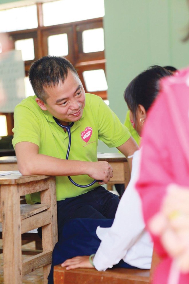 “Phù thủy”chữa những trái tim lỗi nhịp - ảnh 1