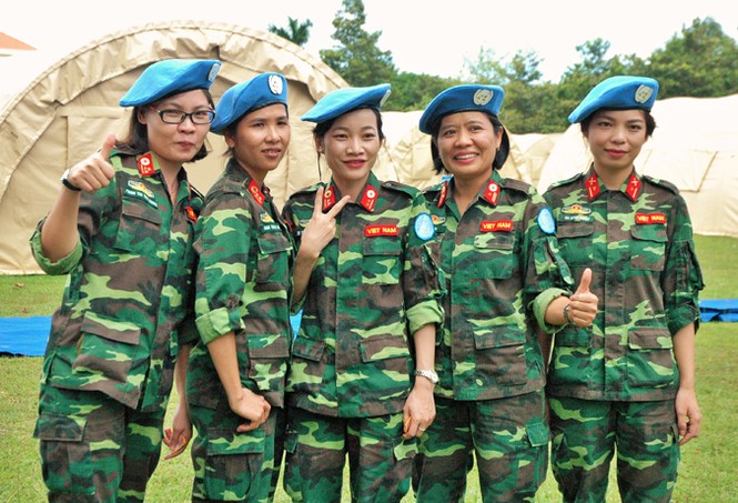Việt Nam tham gia lực lượng giữ gìn hòa bình LHQ: Diễn tập bệnh viện dã chiến - ảnh 1