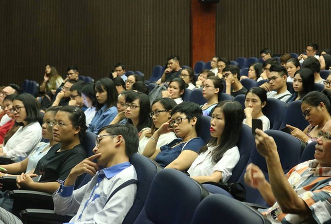 Nguyễn Bình Phương: Tiểu thuyết khó hiểu vẫn đông fan - ảnh 1