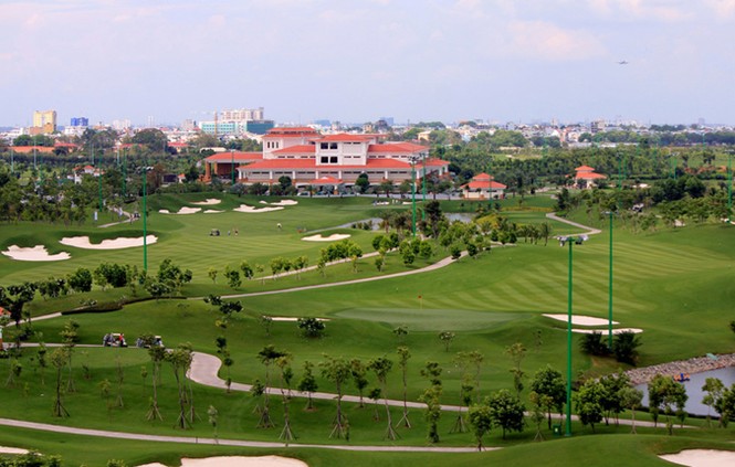 Thu hồi sân golf, tiền đâu bồi thường cho nhà đầu tư? - ảnh 1