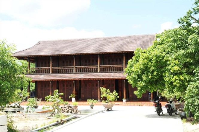 Đua nhau dựng nhà gỗ 'khủng' ở Gia Lai, Kon Tum - ảnh 1