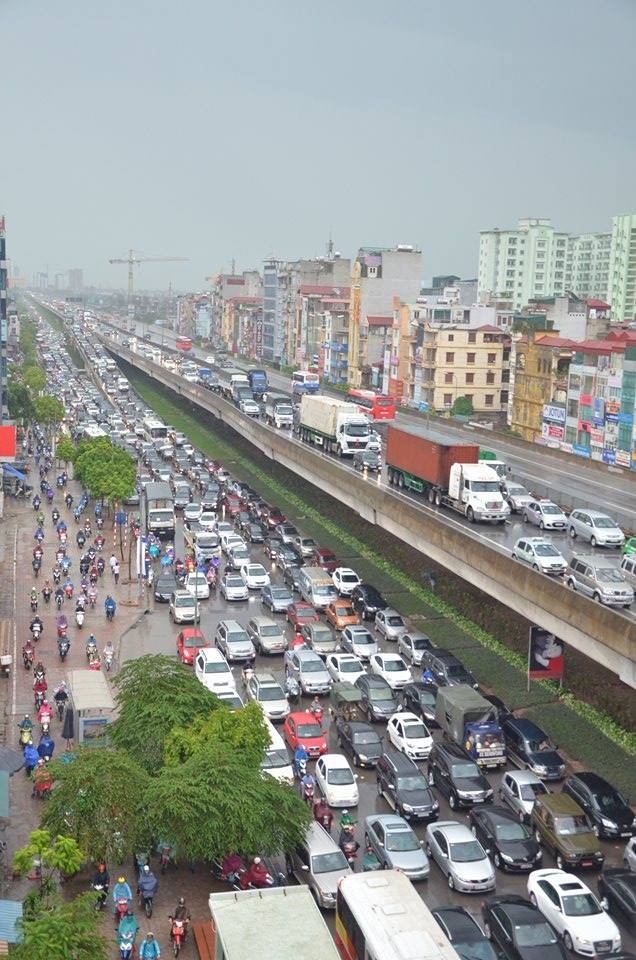 Hà Nội: Mưa lớn gây ngập, tắc đường kinh hoàng - ảnh 18