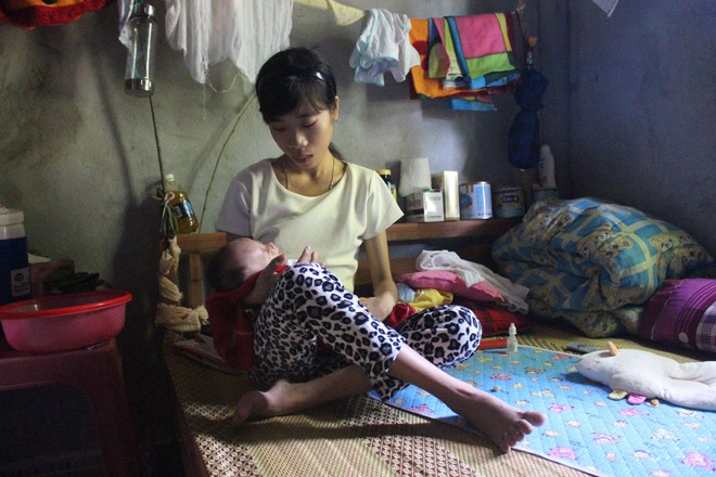 Mưa lũ tàn phá miền Trung, Quảng Bình gần như tê liệt - ảnh 1