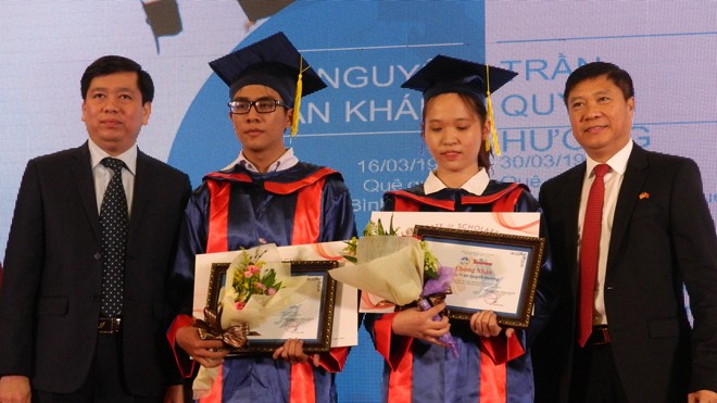 Nâng bước thủ khoa để hiện thực hoài bão - ảnh 1