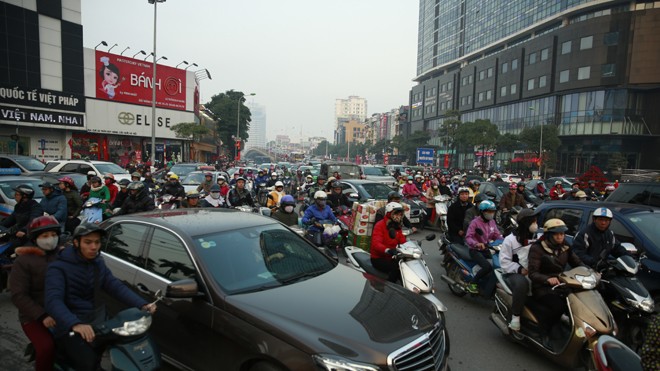 Dày đặc chung cư cao tầng giữa thủ đô: Bức bí nội đô - ảnh 4