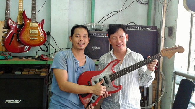 Những kẻ cuồng si đàn cũ - ảnh 1
