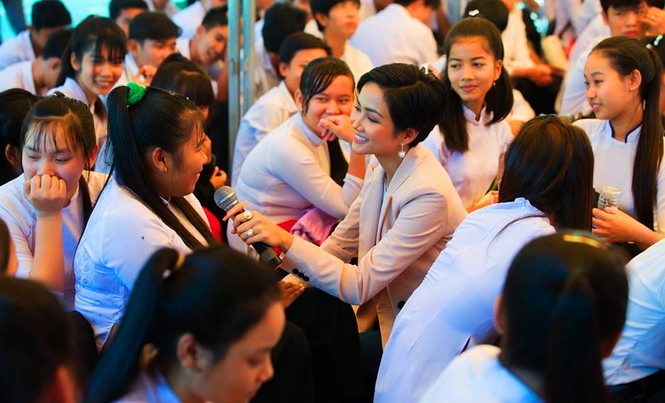 Lãnh đạo Đắk Lắk: H’Hen Niê là tấm gương-nguồn cảm hứng cho thanh niên - ảnh 7