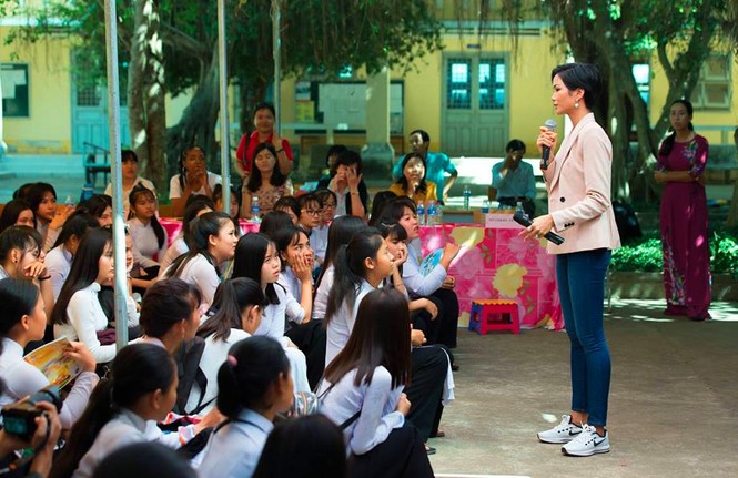 Lãnh đạo Đắk Lắk: H’Hen Niê là tấm gương-nguồn cảm hứng cho thanh niên - ảnh 9