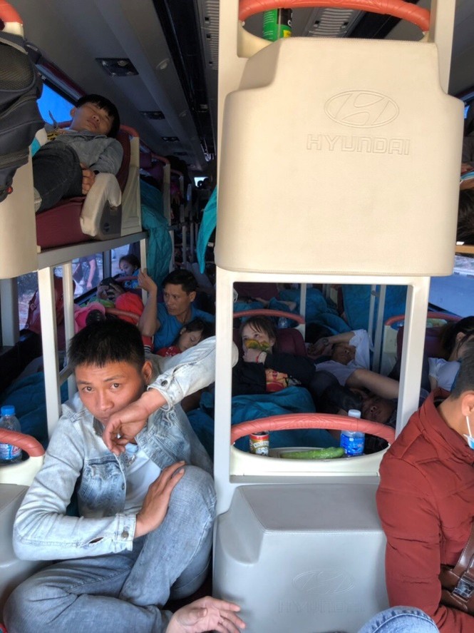 Tài xế 'phê' ma túy, nhồi nhét người trên xe 42 chỗ - ảnh 1