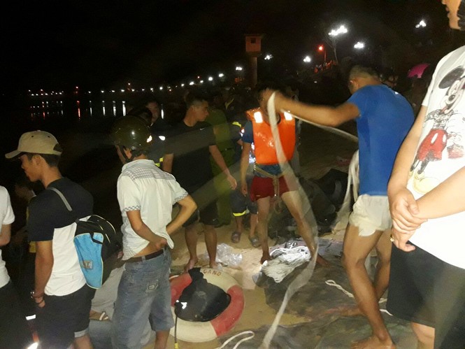 Tìm thấy thi thể 2 em nhỏ bám đuôi bò qua sông Đăk Bla - ảnh 1