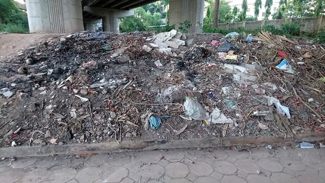 Hồ điều hoà khu đô thị kiểu mẫu Linh Đàm nhếch nhác như bãi rác - ảnh 8