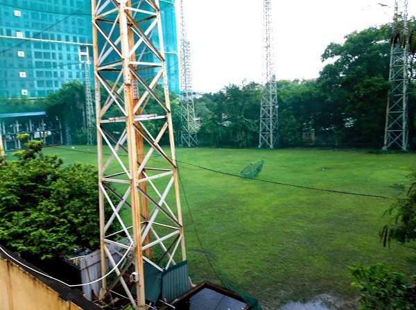 Sân golf, bãi xe 'mọc' trên đất quy hoạch nhà văn hóa - ảnh 2