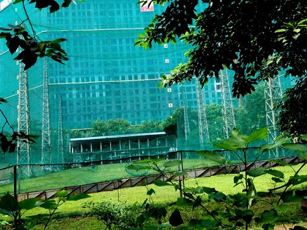 Sân golf, bãi xe 'mọc' trên đất quy hoạch nhà văn hóa - ảnh 3