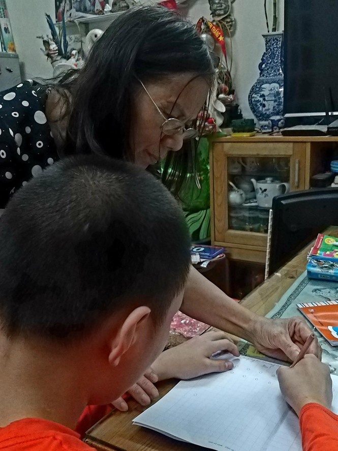 Tấm lòng của ‘bà giáo dở hơi’ - ảnh 1