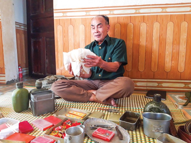 Người lưu giữ hàng trăm kỷ vật của đồng đội - ảnh 1