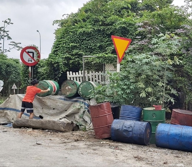 Từ sự cố nước sạch sông Đà: Dầu thải mua bao nhiêu cũng có - ảnh 1