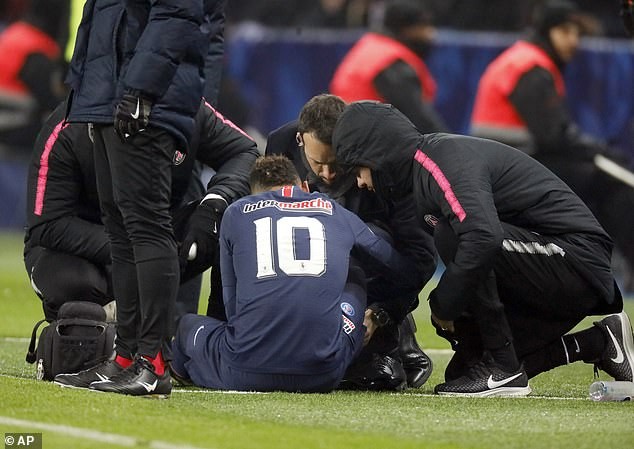 Ngôi sao Neymar chắc chắn bỏ lỡ cả 2 trận knock-out với M.U - ảnh 1
