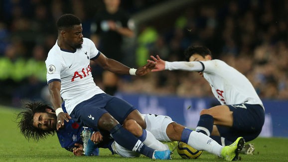 Tiền đạo Hàn Quốc trả đũa khiến sao Everton gãy gập chân Tien dao Han Quoc tra dua khien sao Everton gay gap chan