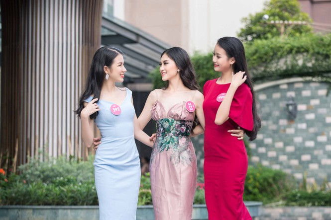 Thí sinh HHVN 'mê mẩn' không gian sân vườn của Léman Luxury Apartments - ảnh 2