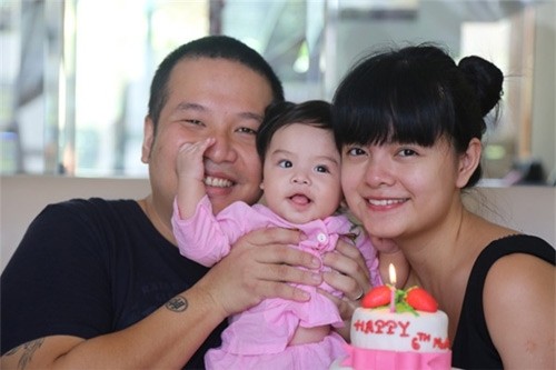 Cùng năm 2012, cả hai đón trái ngọt đầu lòng là bé Tuệ Lâm.