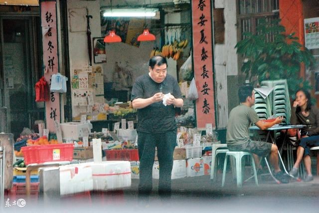 'Mèo mập' Trịnh Tắc Sĩ từng lao đao vì nợ, phải đóng 18+ giờ ra sao? - ảnh 4