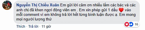 Nghệ sĩ Chiều Xuân vác cờ đi 'bão' ăn mừng bóng đá gây sốt - ảnh 3