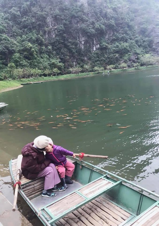 Xúc động con gái Mai Phương cầu nguyên cho mẹ mau khỏi bệnh - ảnh 1