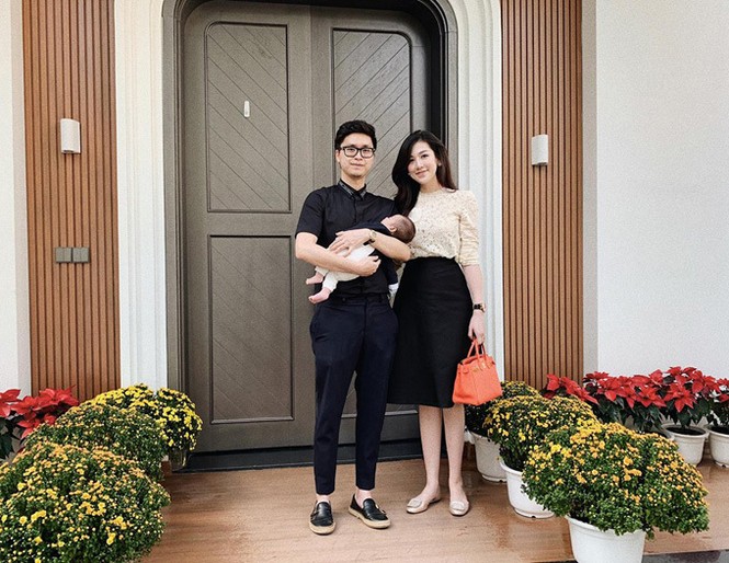Á hậu Tú Anh lần đầu hé lộ hình ảnh con đầu lòng - ảnh 1