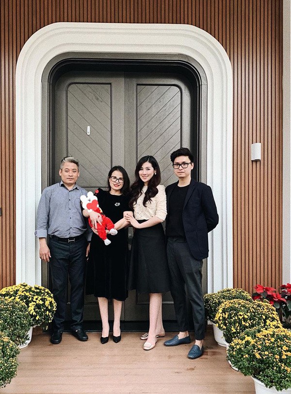 Á hậu Tú Anh lần đầu hé lộ hình ảnh con đầu lòng - ảnh 2
