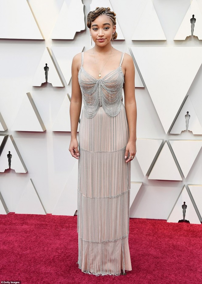Mãn nhãn với những bộ cánh gợi cảm trên thảm đỏ Oscar 2019 - ảnh 1