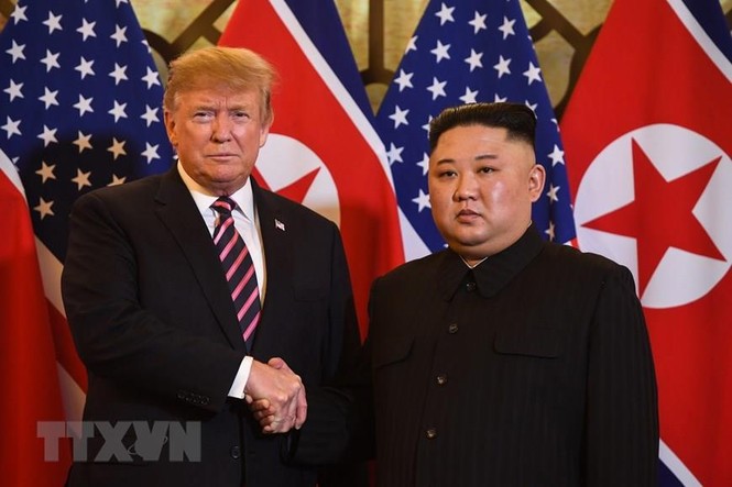 Buổi gặp đầu tiên của ông Trump và ông Kim diễn ra thế nào? - ảnh 7