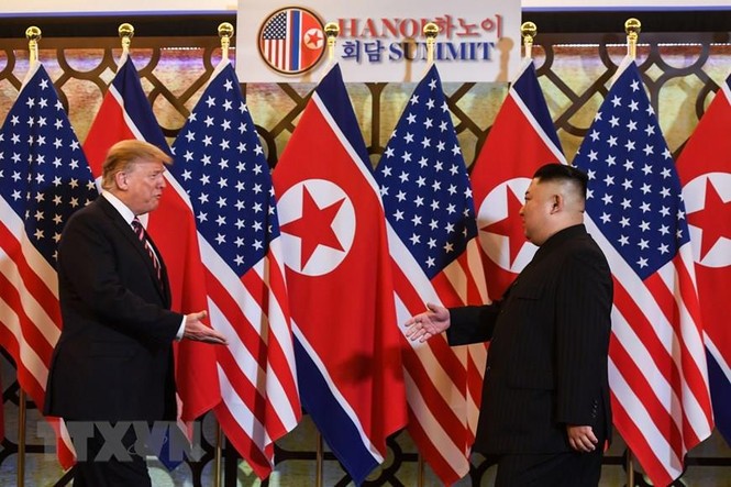 Buổi gặp đầu tiên của ông Trump và ông Kim diễn ra thế nào? - ảnh 5