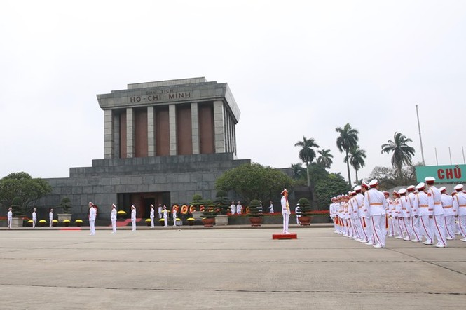 Ông Kim Jong Un viếng Đài liệt sĩ và Lăng Chủ tịch Hồ Chí Minh - ảnh 9