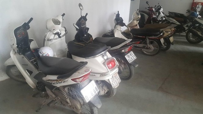 Gần chục xe máy bị kẻ xấu rạch nát yên tại chung cư ở Hà Nội - ảnh 2