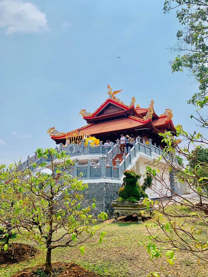 'Hé lộ' hình ảnh ngôi đền mới trong nhà thờ Tổ hơn 100 tỉ của Hoài Linh - ảnh 4