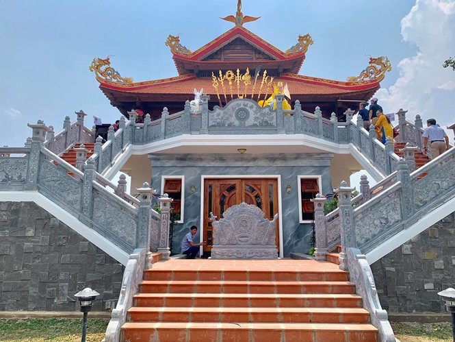 'Hé lộ' hình ảnh ngôi đền mới trong nhà thờ Tổ hơn 100 tỉ của Hoài Linh - ảnh 6