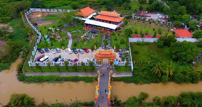 'Hé lộ' hình ảnh ngôi đền mới trong nhà thờ Tổ hơn 100 tỉ của Hoài Linh - ảnh 8