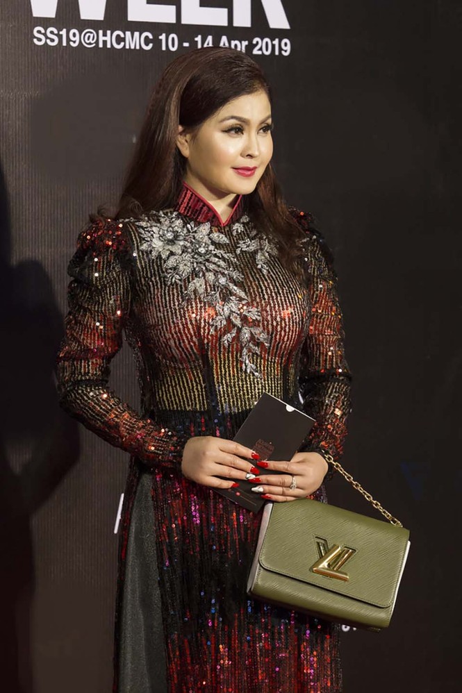 Showbiz 13/4: Tuấn Vũ lần đầu tiết lộ về người phụ nữ 'không thể thiếu' của đời - ảnh 6